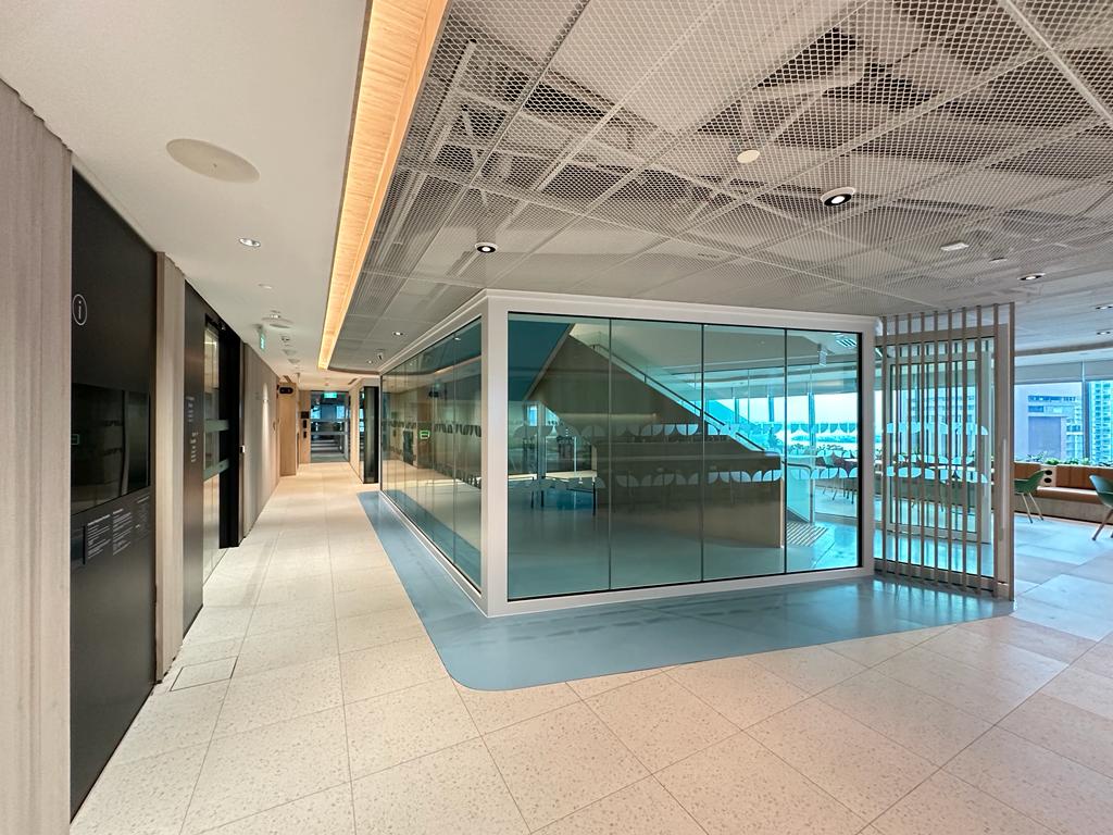 Banner APT Glass
